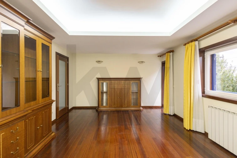 Moradia T4 para Venda em Santa Maria Maior Foto 11