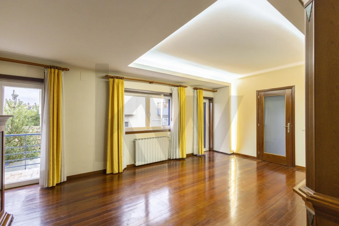 Moradia T4 para Venda em Santa Maria Maior Foto 9