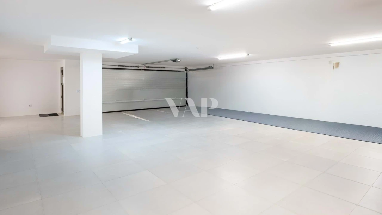 Moradia T6 para Venda em Quarteira Foto 37