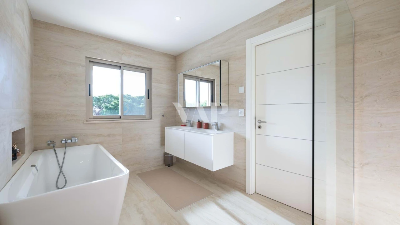 Moradia T6 para Venda em Quarteira Foto 28