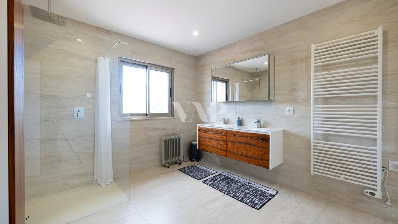 Moradia T6 para Venda em Quarteira Foto 25