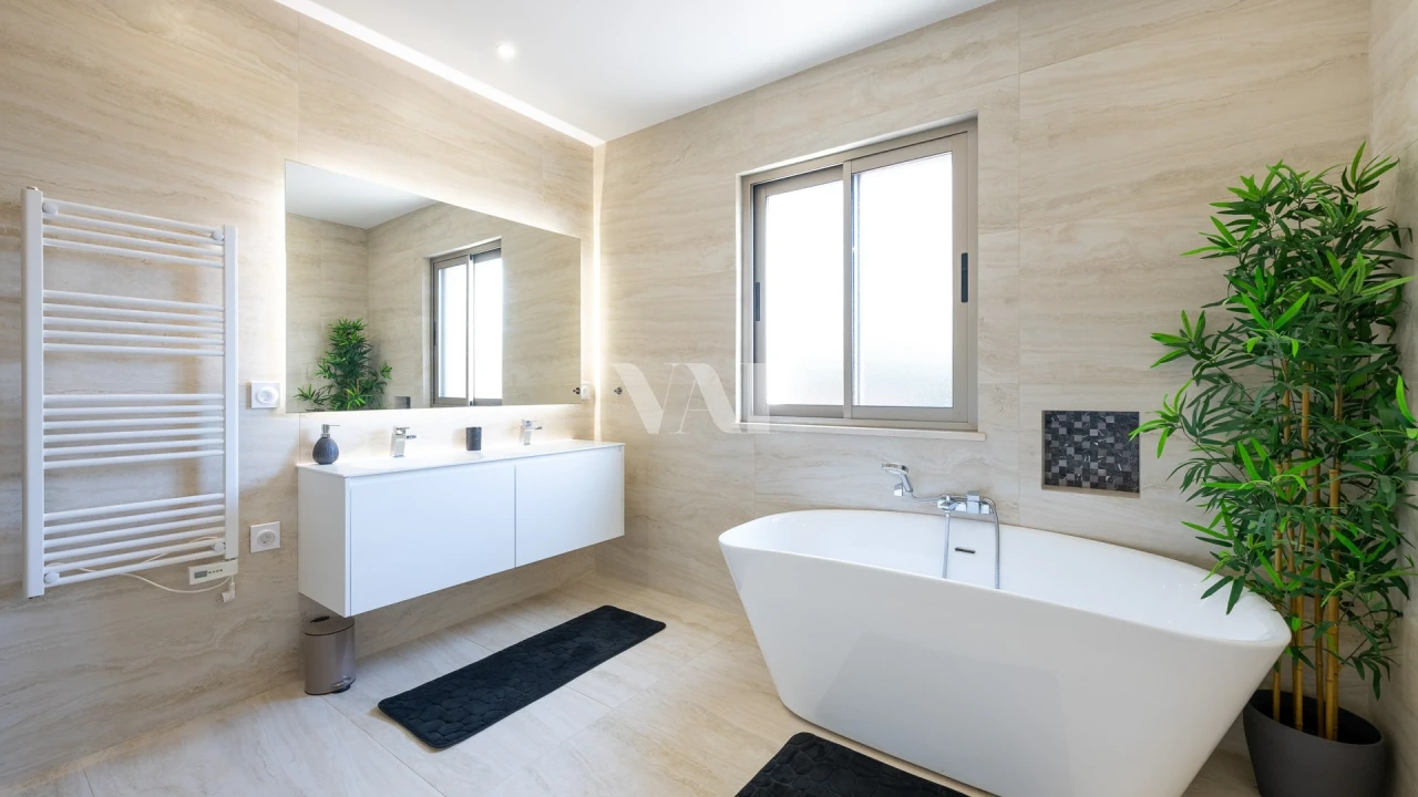 Moradia T6 para Venda em Quarteira Foto 22