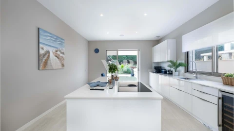 Moradia T6 para Venda em Quarteira