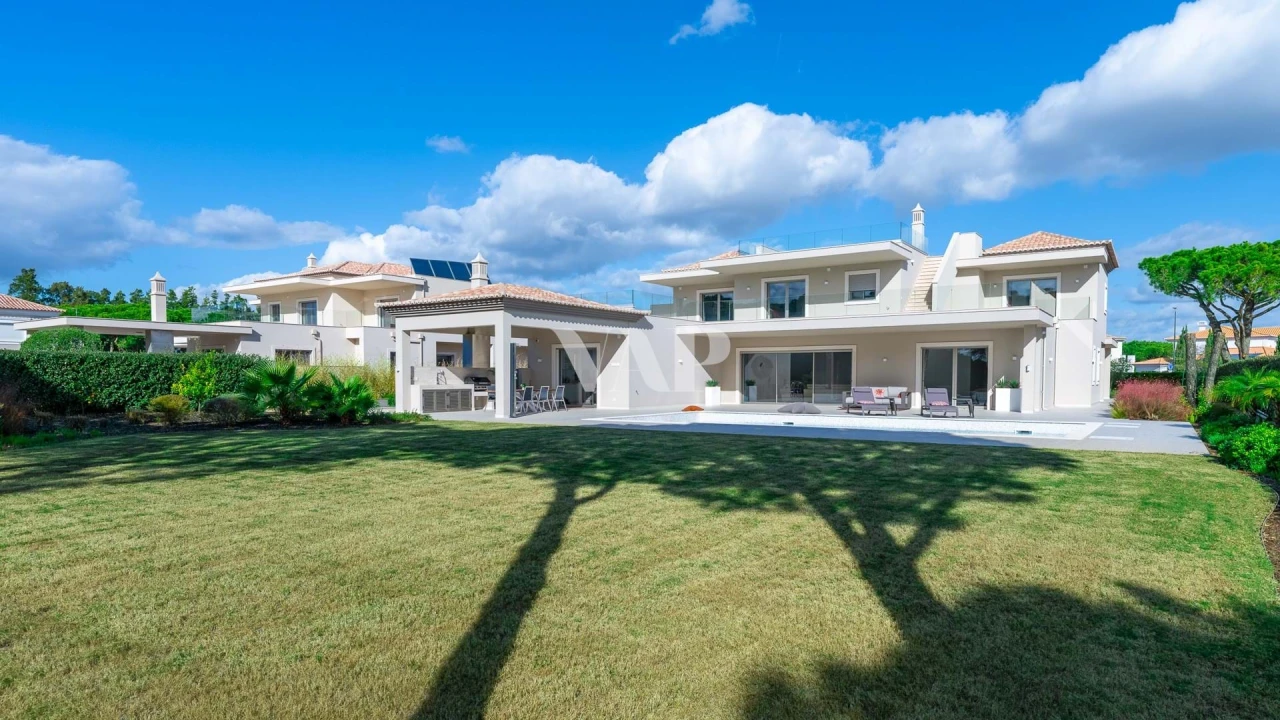 Moradia T6 para Venda em Quarteira Foto 15