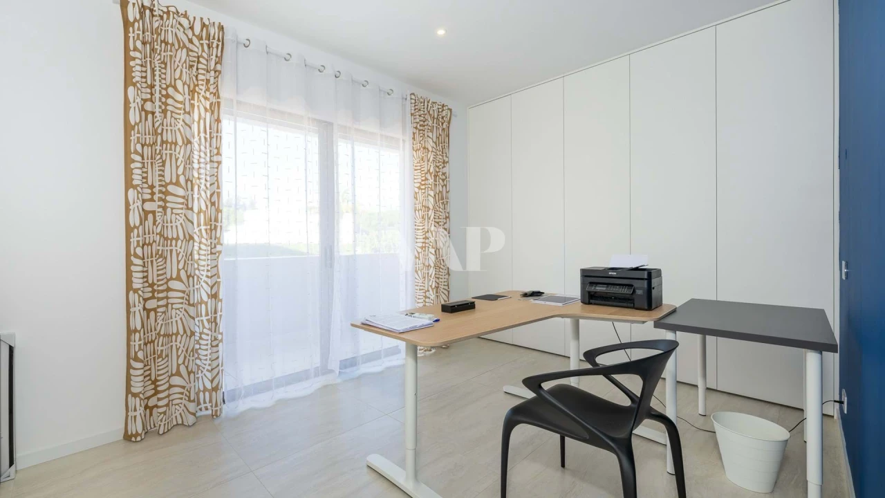 Moradia T6 para Venda em Quarteira Foto 16