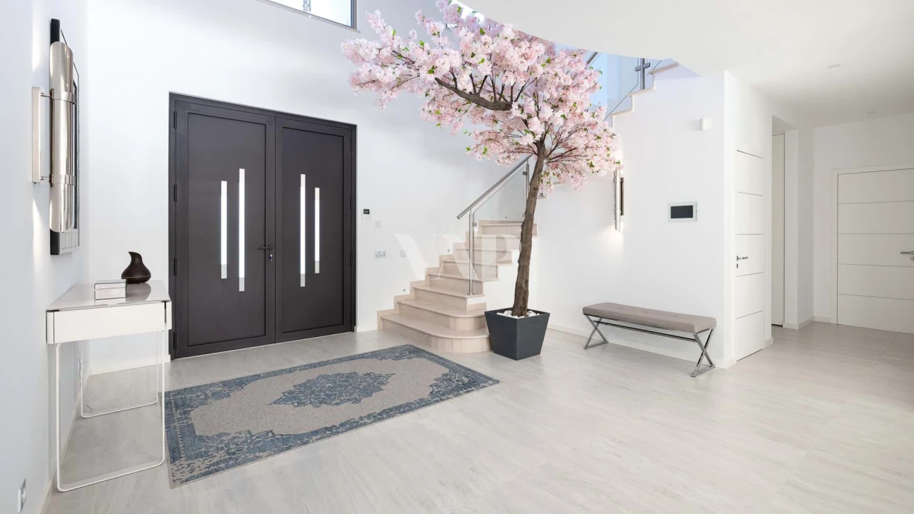 Moradia T6 para Venda em Quarteira Foto 8