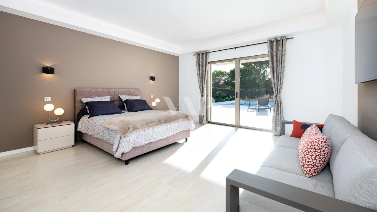 Moradia T6 para Venda em Quarteira Foto 19