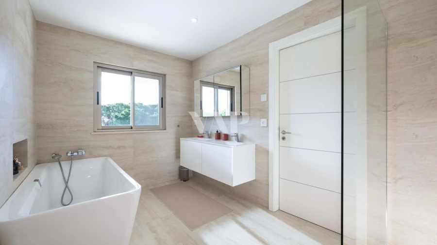 Moradia T6 para Venda em Quarteira Foto 28