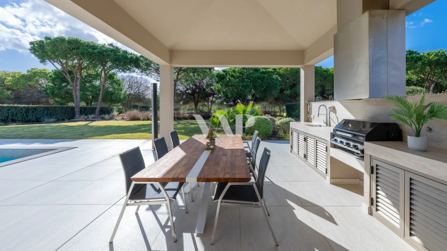 Moradia T6 para Venda em Quarteira Foto 13