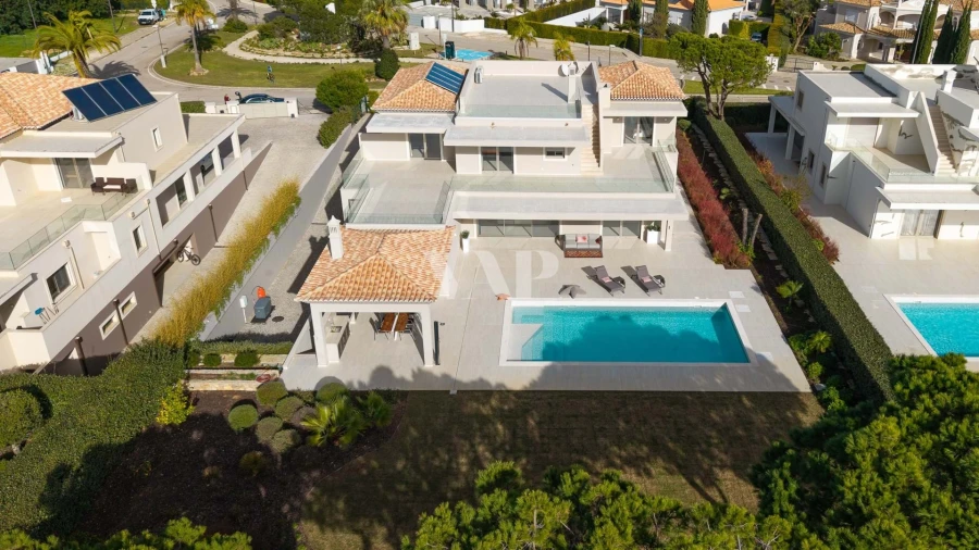 Moradia T6 para Venda em Quarteira Foto 39