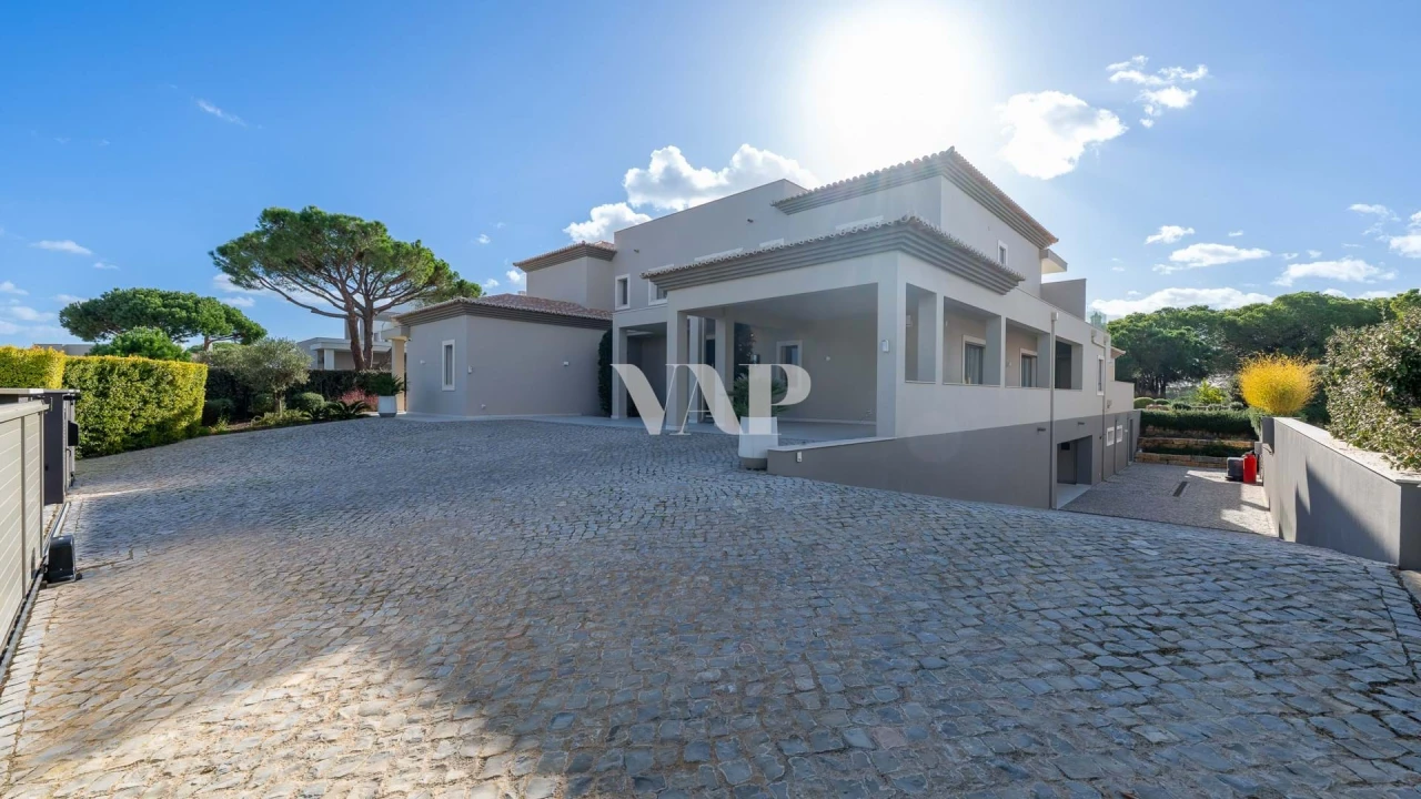 Moradia T6 para Venda em Quarteira Foto 41