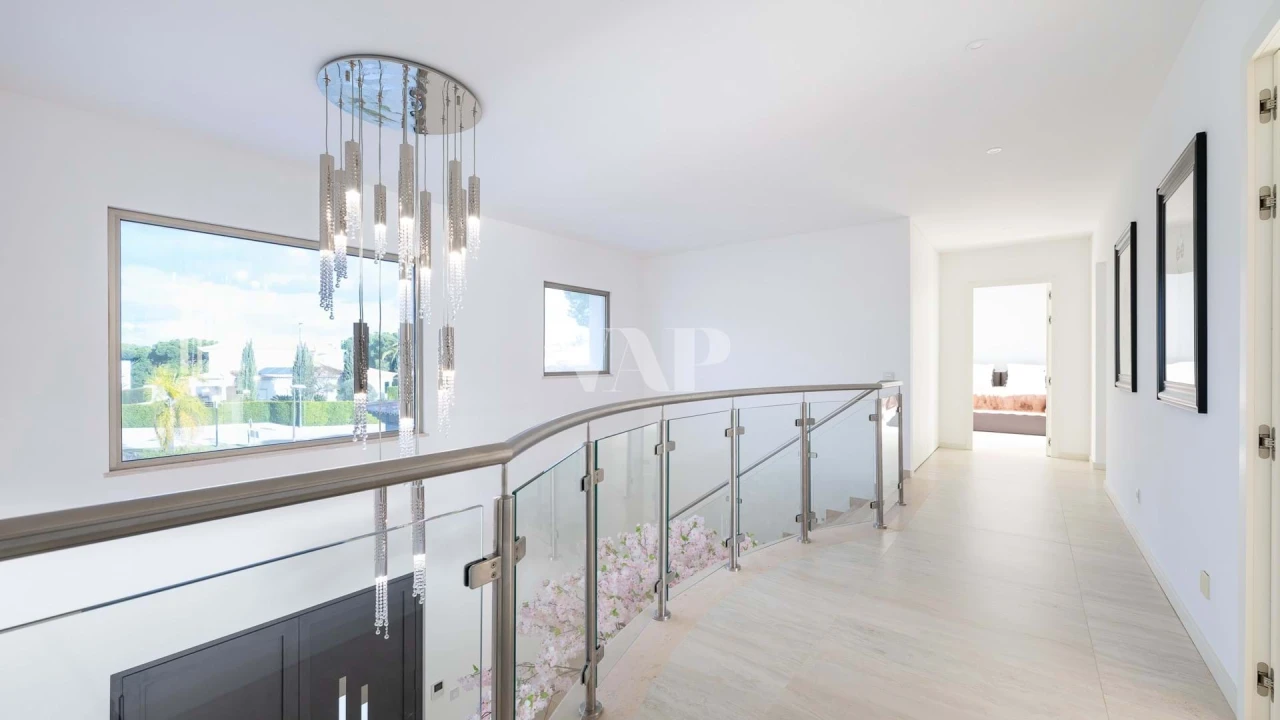 Moradia T6 para Venda em Quarteira Foto 34