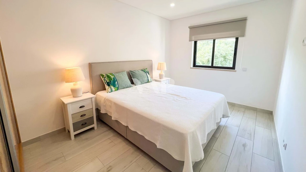 Apartamento T2 para Arrendamento em Quarteira Foto 5