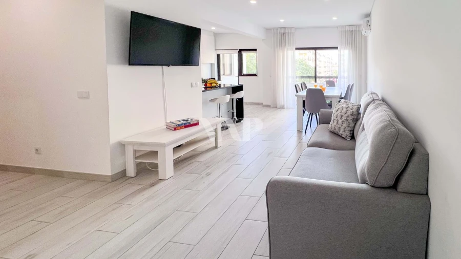 Apartamento T2 para Arrendamento em Quarteira Foto 7