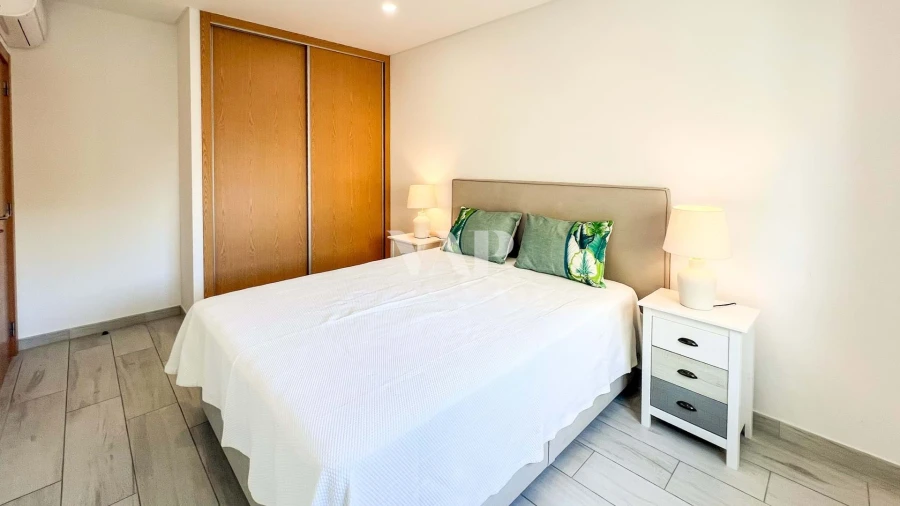 Apartamento T2 para Arrendamento em Quarteira Foto 12