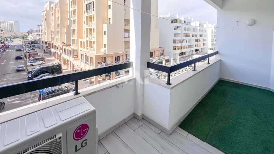 Apartamento T2 para Arrendamento em Quarteira Foto 6