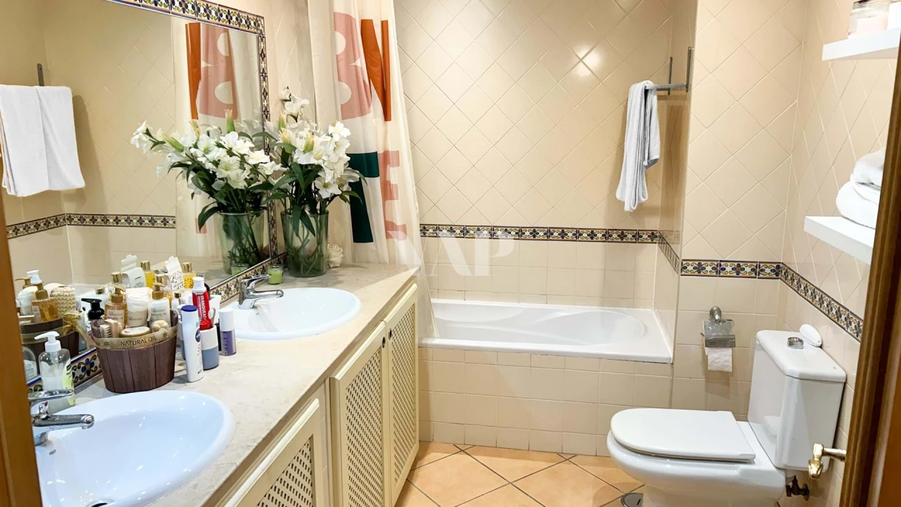 Apartamento T2 para Arrendamento em Quarteira Foto 21