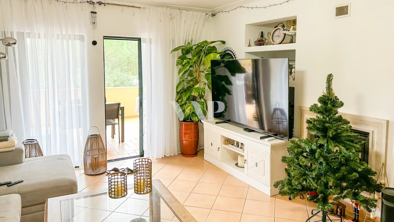 Apartamento T2 para Arrendamento em Quarteira Foto 8