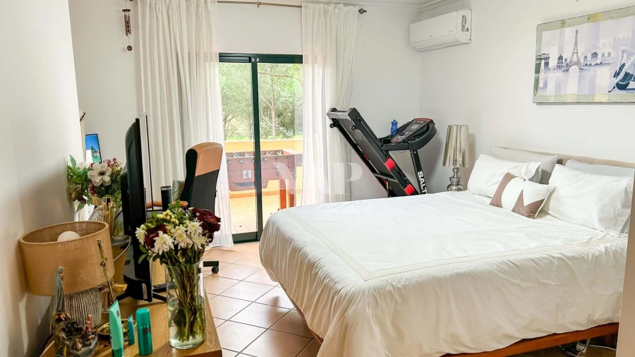 Apartamento T2 para Arrendamento em Quarteira Foto 4