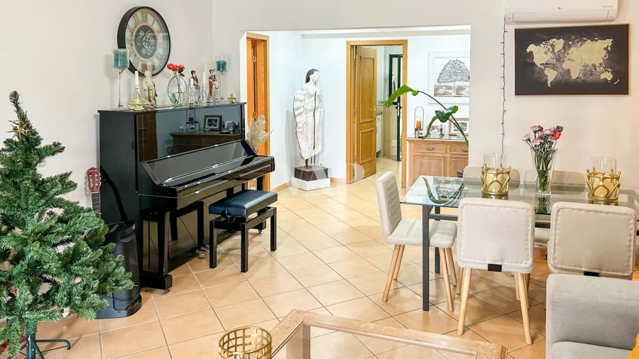 Apartamento T2 para Arrendamento em Quarteira Foto 7