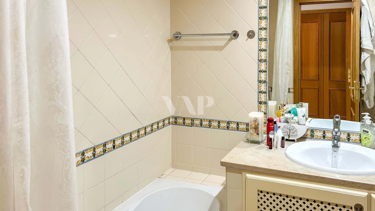 Apartamento T2 para Arrendamento em Quarteira Foto 18