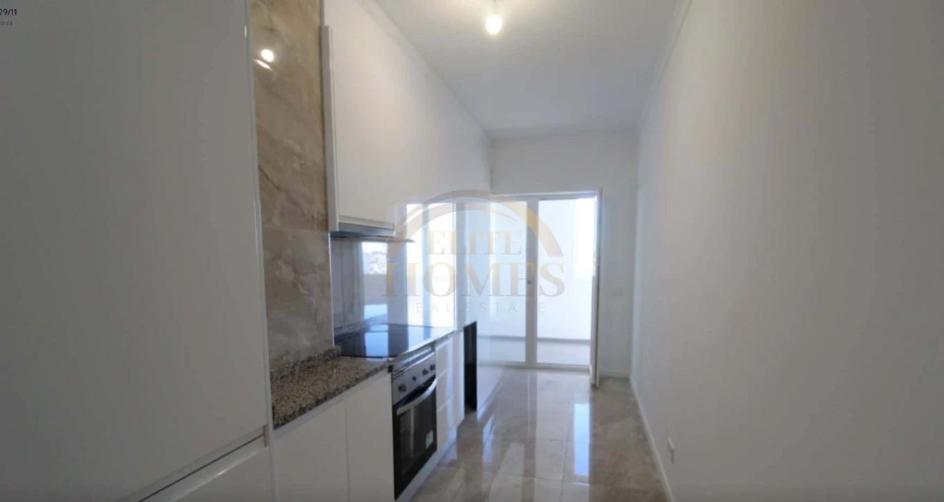 Apartamento T3 para Venda em Portimão Foto 2