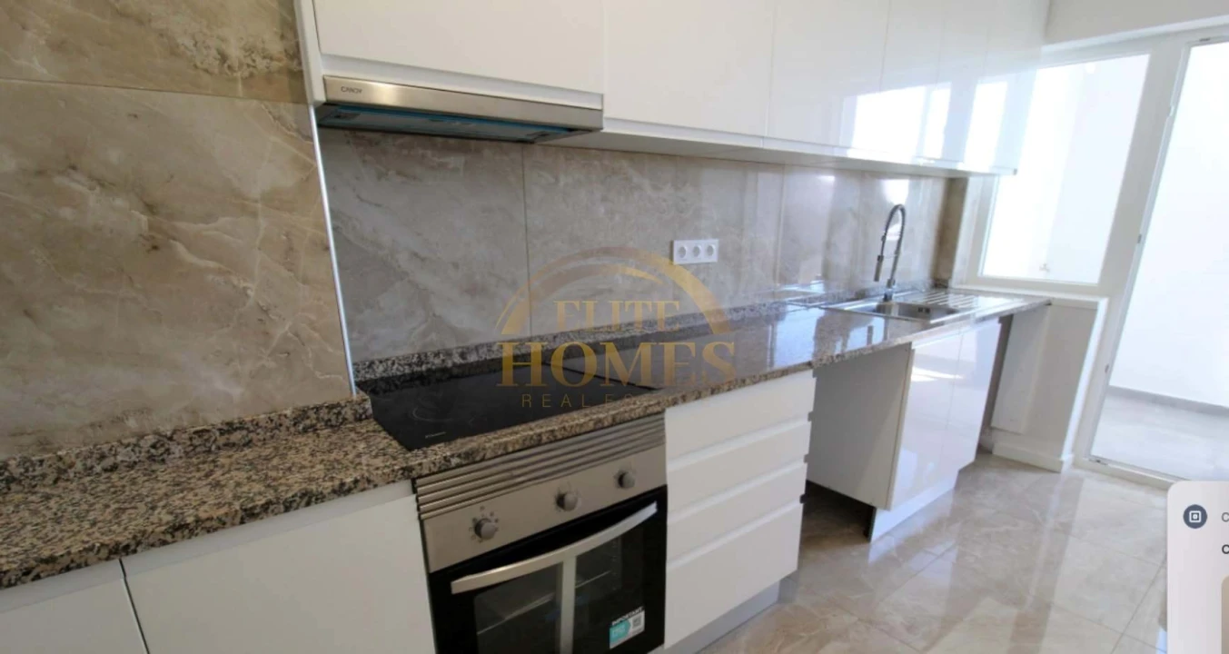 Apartamento T3 para Venda em Portimão Foto 1