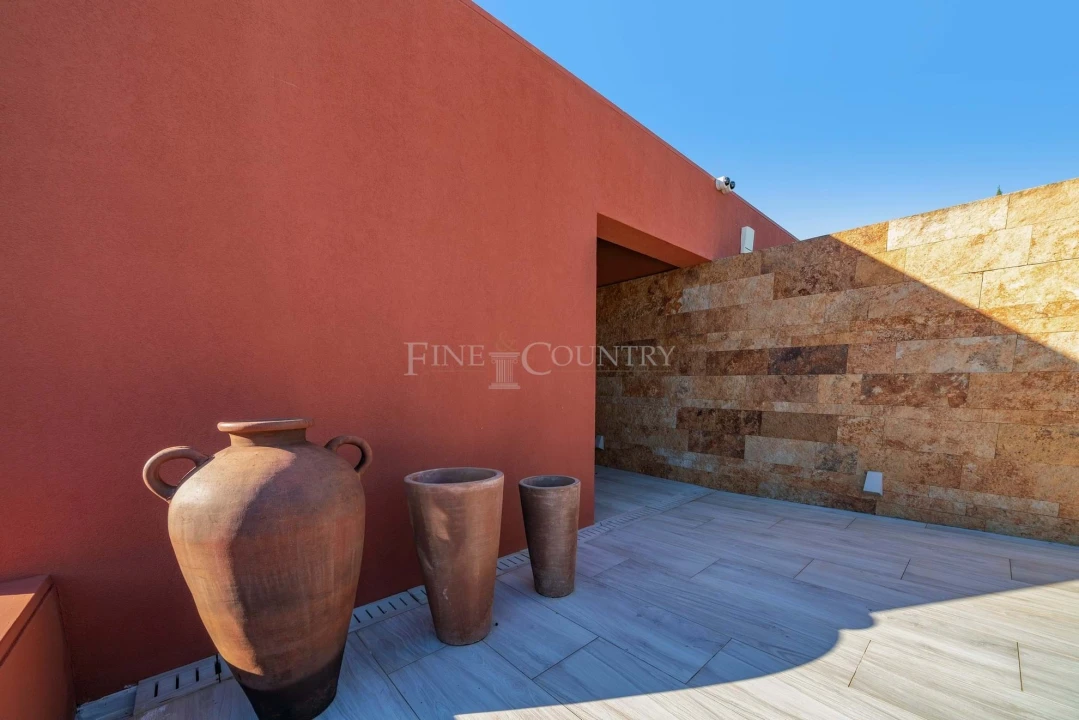 Moradia T4 para Venda em Quarteira Foto 17