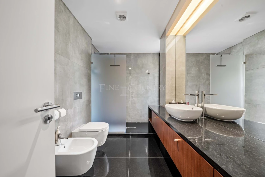 Moradia T4 para Venda em Quarteira Foto 34