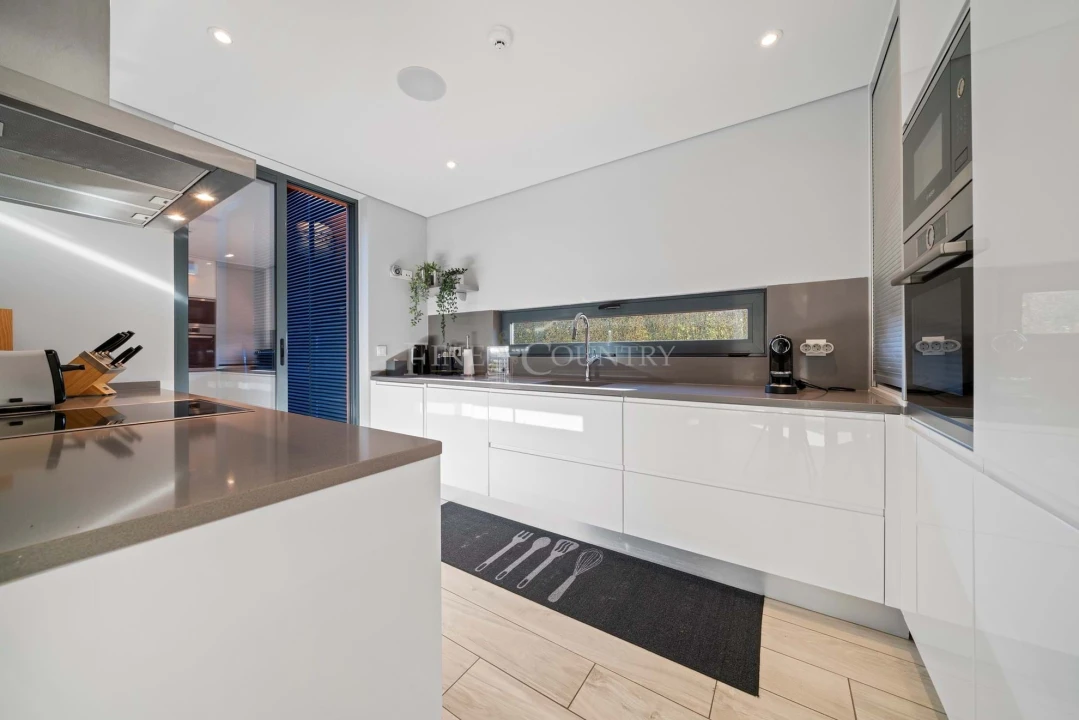 Moradia T4 para Venda em Quarteira Foto 40