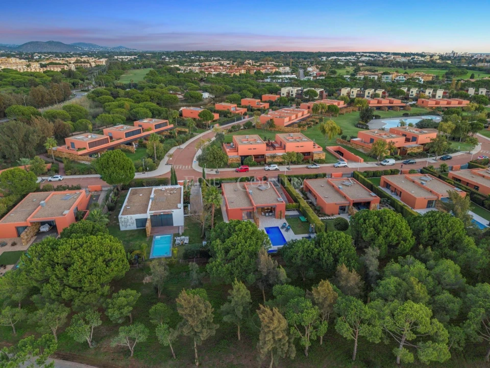 Moradia T4 para Venda em Quarteira Foto 88