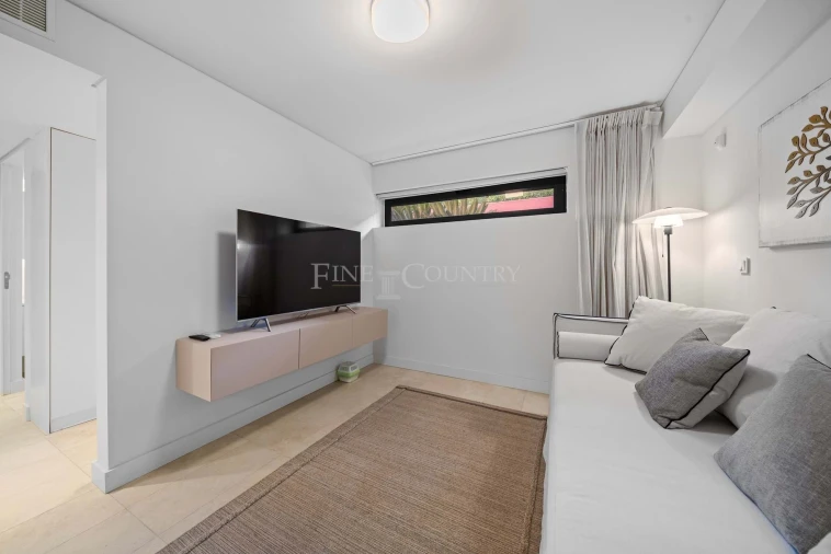 Moradia T4 para Venda em Quarteira Foto 43