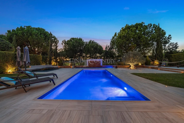 Moradia T4 para Venda em Quarteira Foto 55