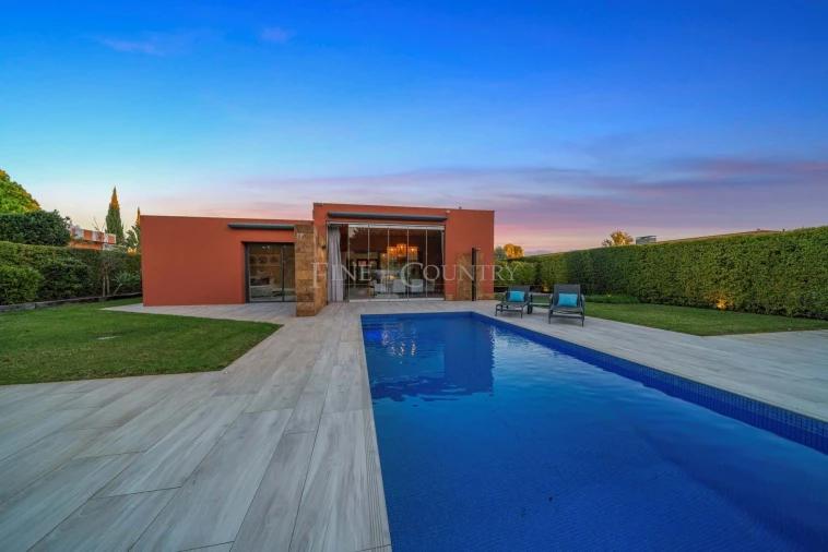 Moradia T4 para Venda em Quarteira Foto 49