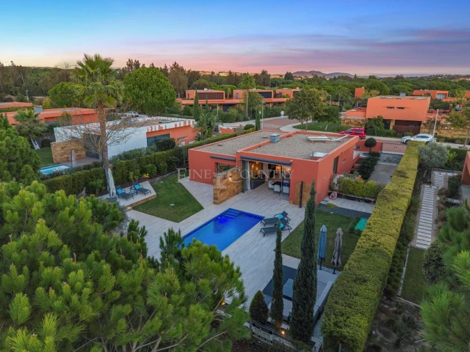 Moradia T4 para Venda em Quarteira Foto 82