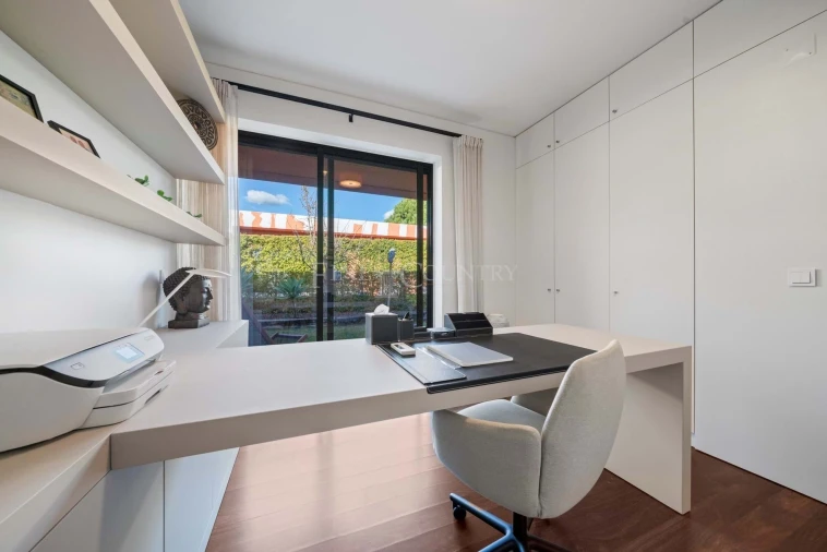 Moradia T4 para Venda em Quarteira Foto 32