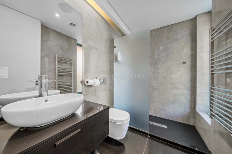 Moradia T4 para Venda em Quarteira Foto 29