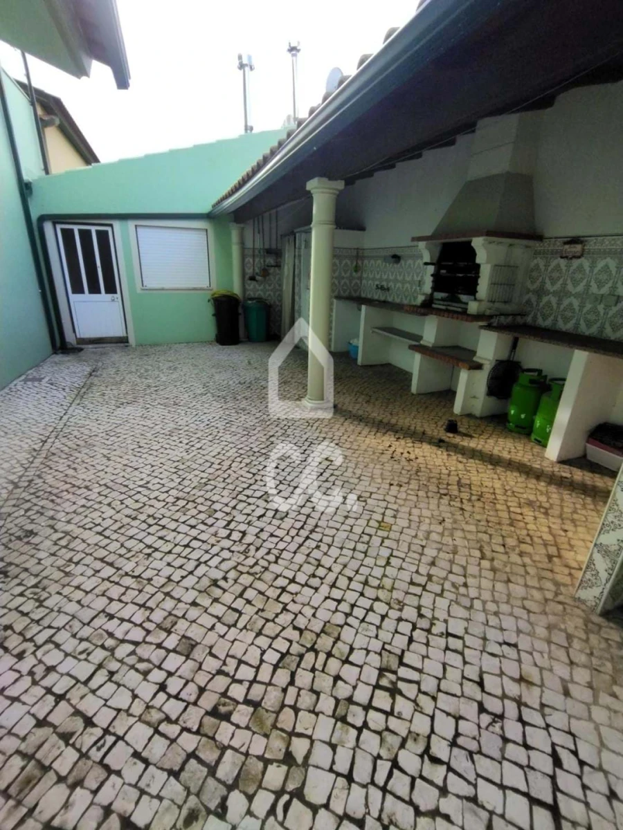 Moradia T3 para Venda em Vieira de Leiria Foto 2