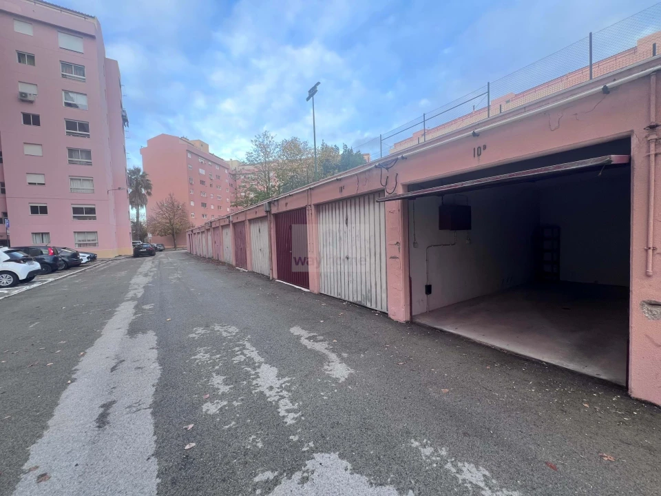 Garagem para Arrendamento em Lumiar Foto 2