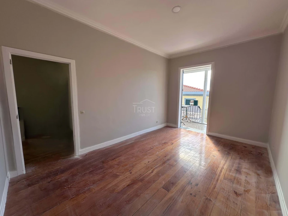 Moradia T4 para Venda em Funchal (Santa Luzia) Foto 15