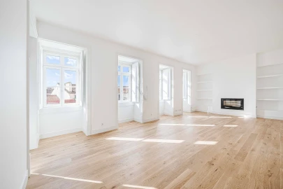 Apartamento T4 para Venda em Santa Maria Maior