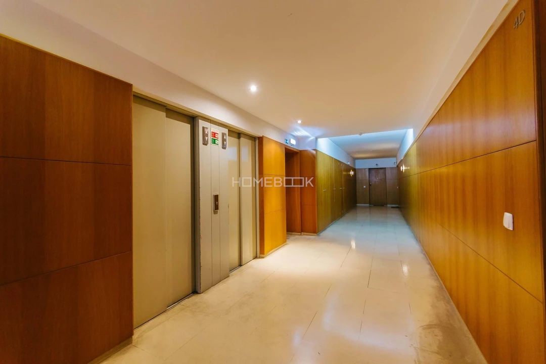 Apartamento T2 para Arrendamento em Campo de Ourique Foto 17