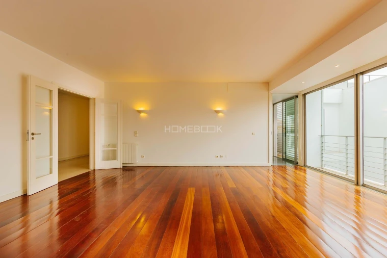 Apartamento T2 para Arrendamento em Campo de Ourique