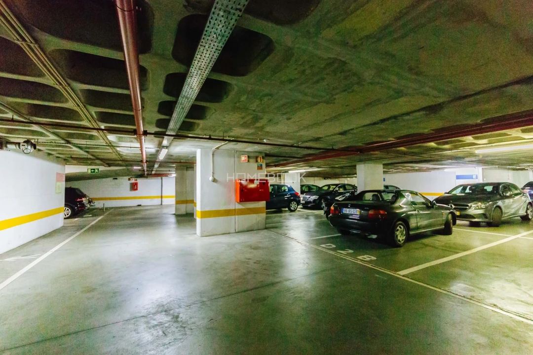 Apartamento T2 para Arrendamento em Campo de Ourique Foto 18