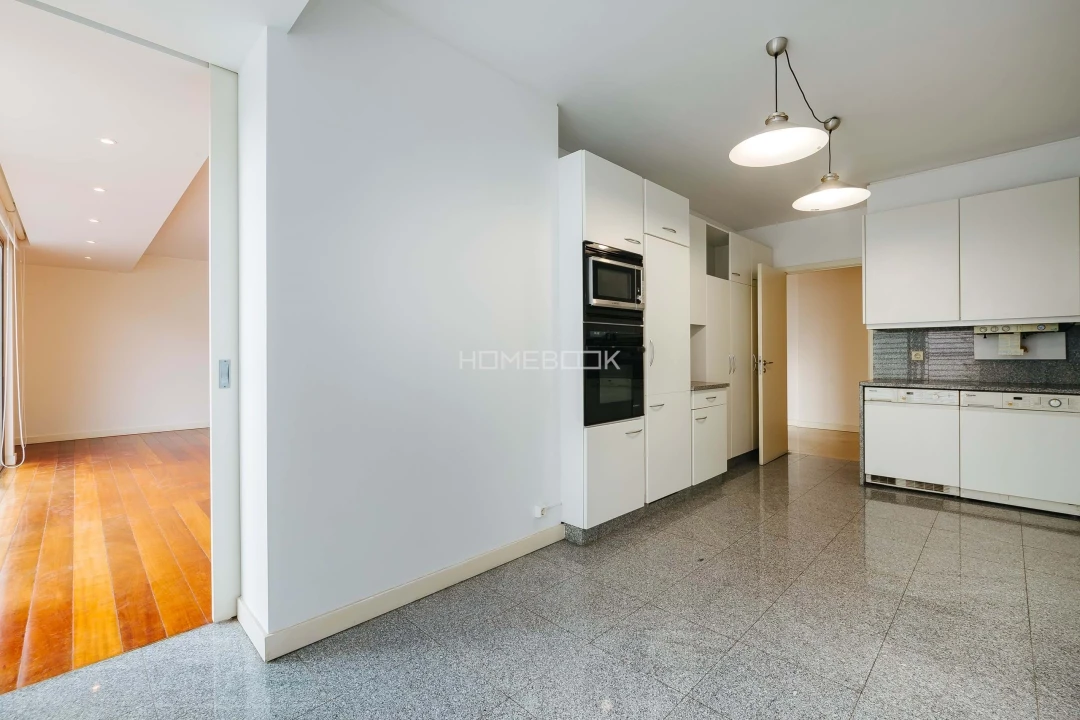 Apartamento T2 para Arrendamento em Campo de Ourique Foto 13