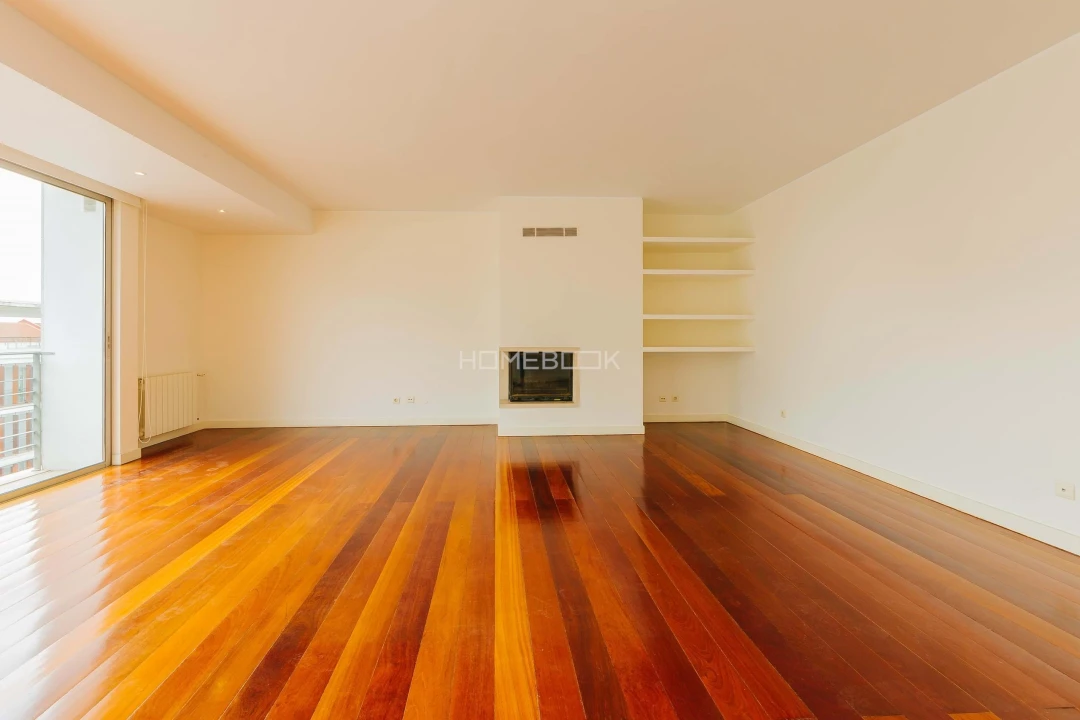 Apartamento T2 para Arrendamento em Campo de Ourique Foto 25