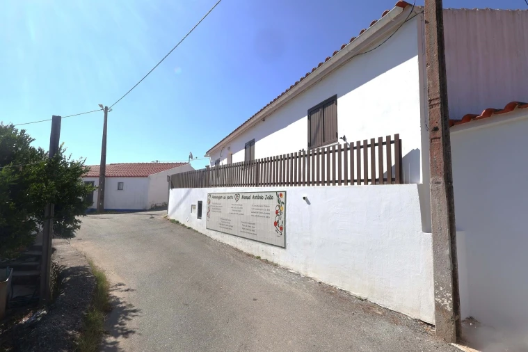 Moradia T2 para Venda em São Barnabe Foto 17