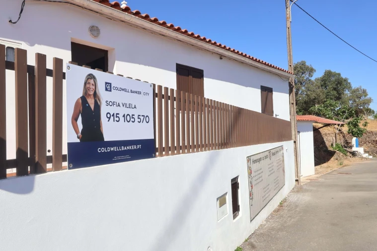 Moradia T2 para Venda em São Barnabe Foto 18