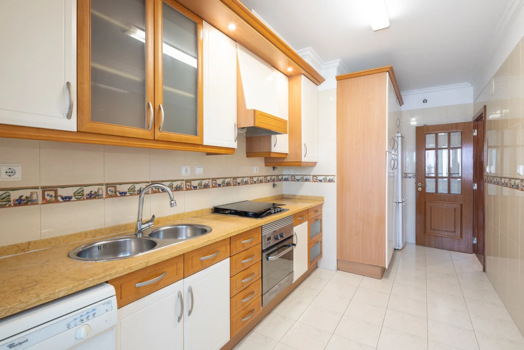 Apartamento T2 para Arrendamento em Agualva e Mira-Sintra Foto 6