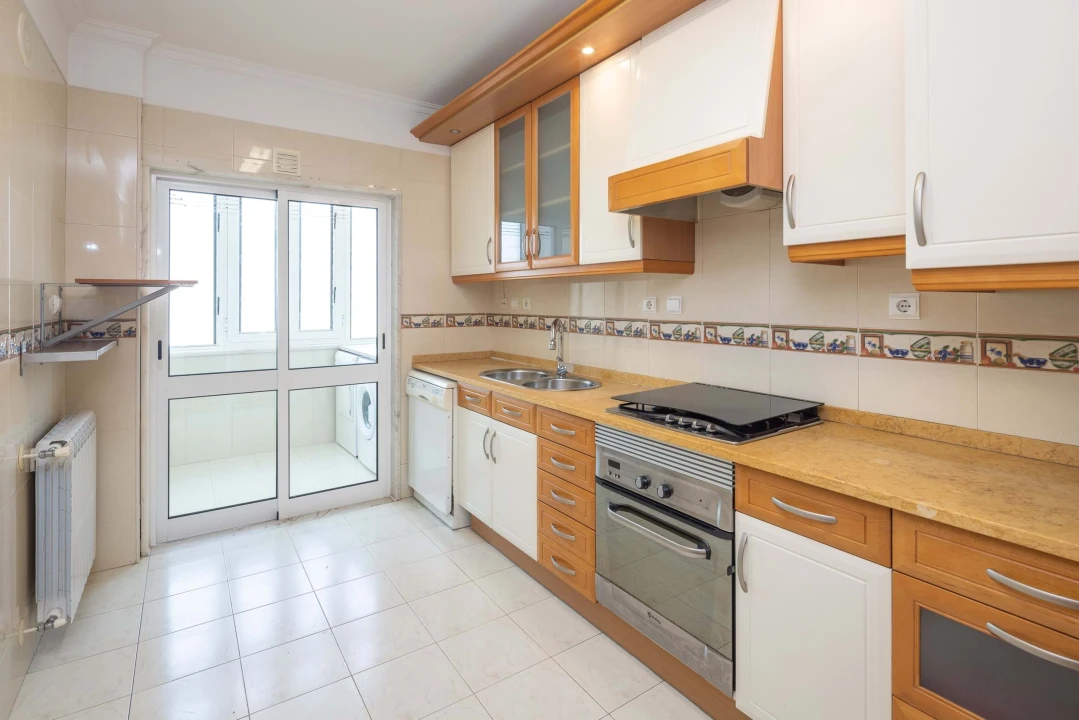 Apartamento T2 para Arrendamento em Agualva e Mira-Sintra Foto 7